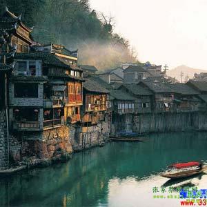 【長沙往返路線1】張家界、鳳凰古城、天子山、黃龍洞三晚四日游