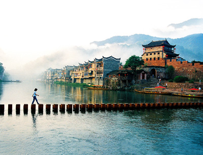 長沙往返A(chǔ)9線：鳳凰古城、德夯苗寨、矮寨吊索橋品質(zhì)純玩兩日游