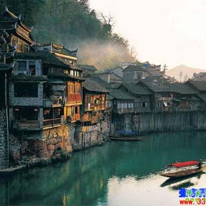 時尚商務C線：張家界、天門山、鳳凰古城四日游